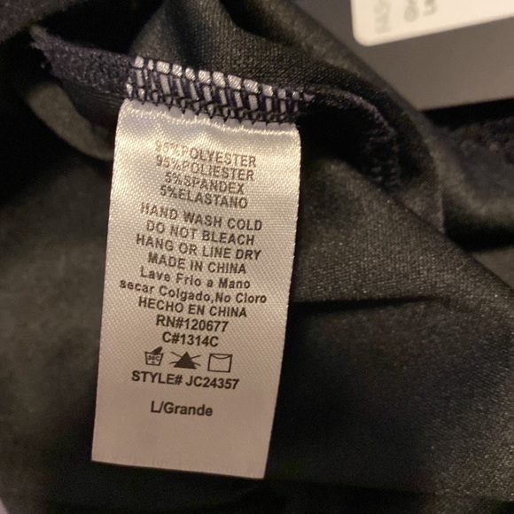 Give me a hint lace jumpsuit fashion nova size L - Picture 8 of 9